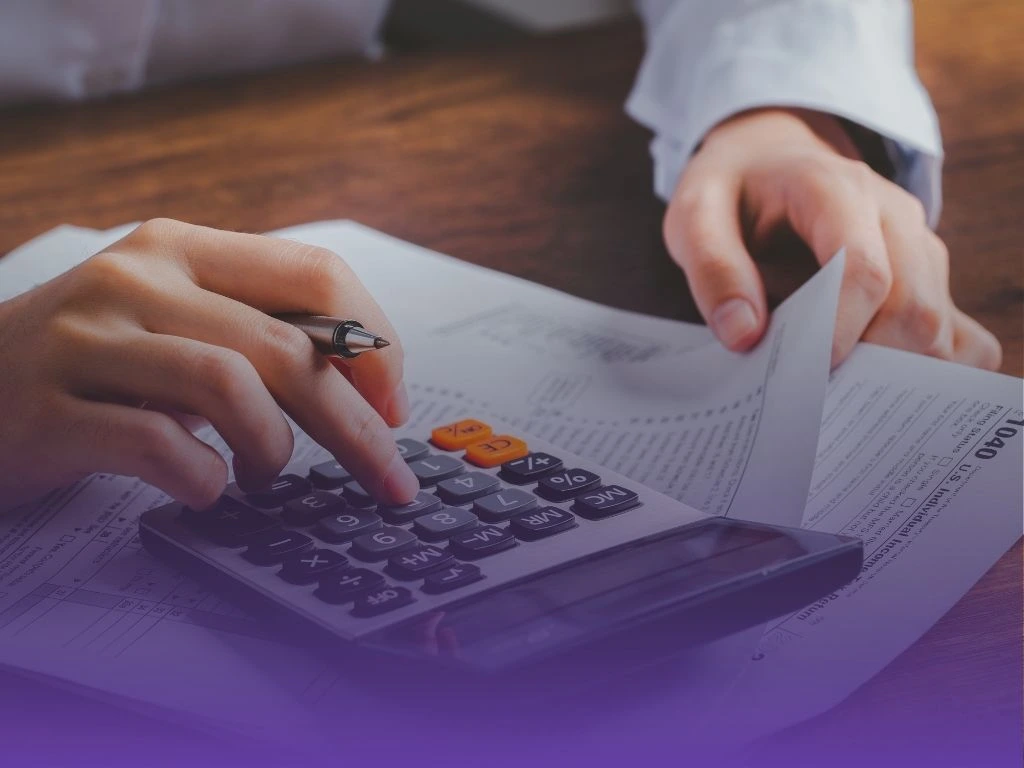 When Should a Small Business Outsource Bookkeeping and Payroll?